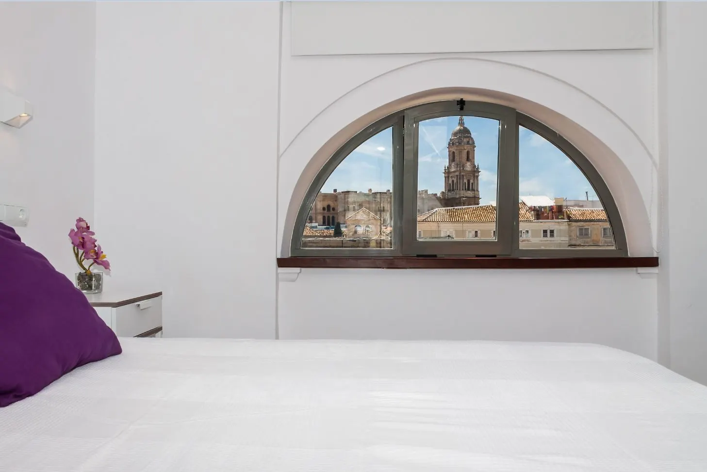 Feelathome Merced Apartments Malaga Hotel